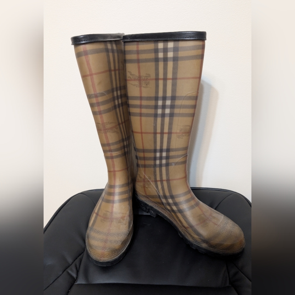 Burberry Checkered Tan and Black Boots